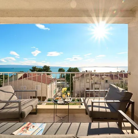 Sun Hills 7 * Split