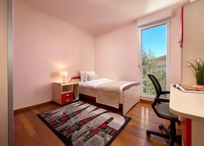 Sun Hills 7 Apartment *